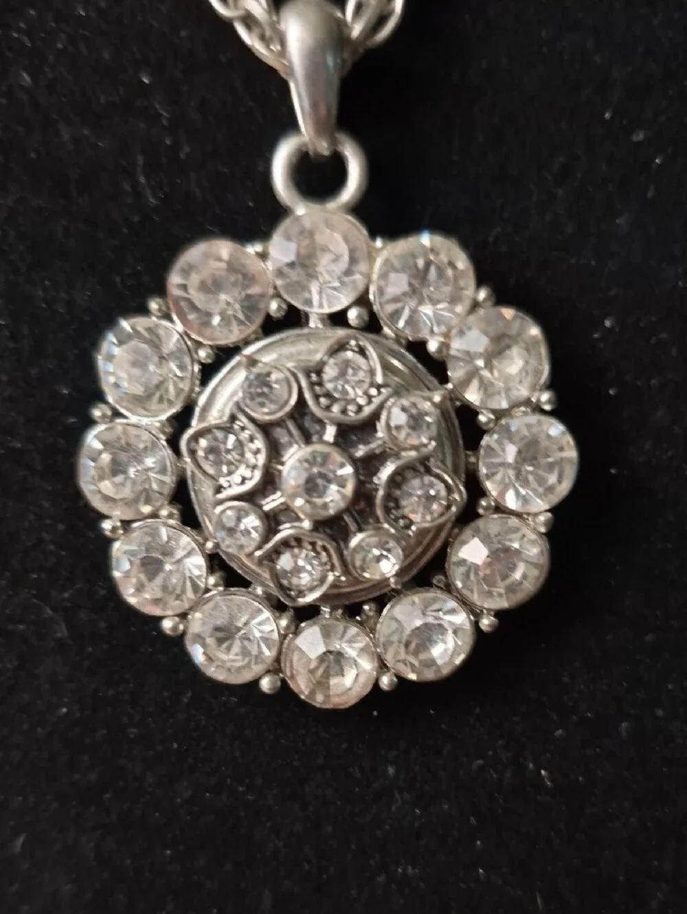 Source Unknown Silver Crystal Cluster Pendant Necklace